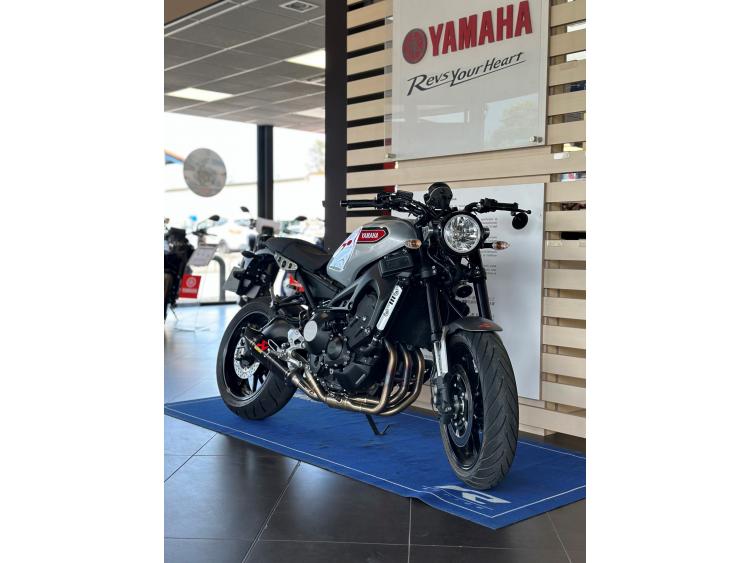 YAMAHA XSR 900