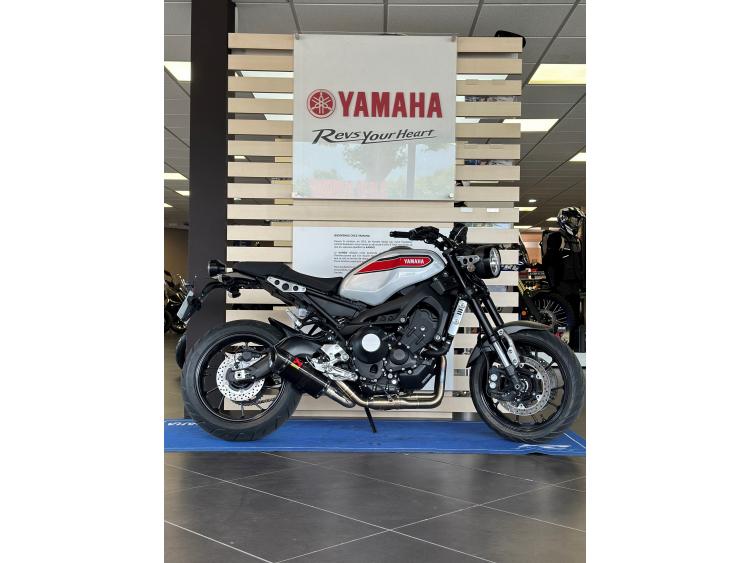 YAMAHA XSR 900