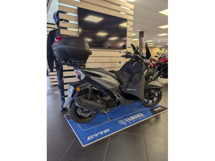 YAMAHA TRICITY 125