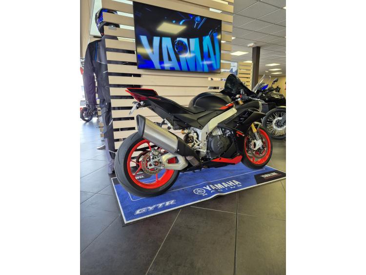 APRILIA RSV4 1100