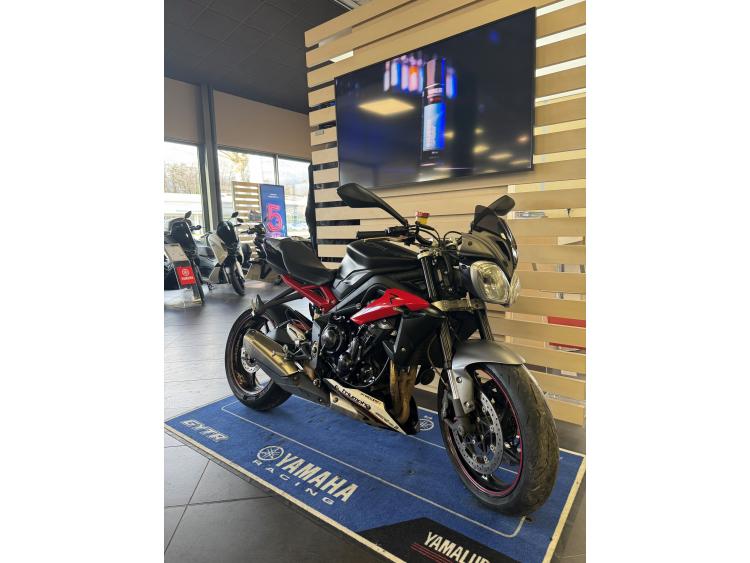 TRIUMPH STREET TRIPLE 675 R