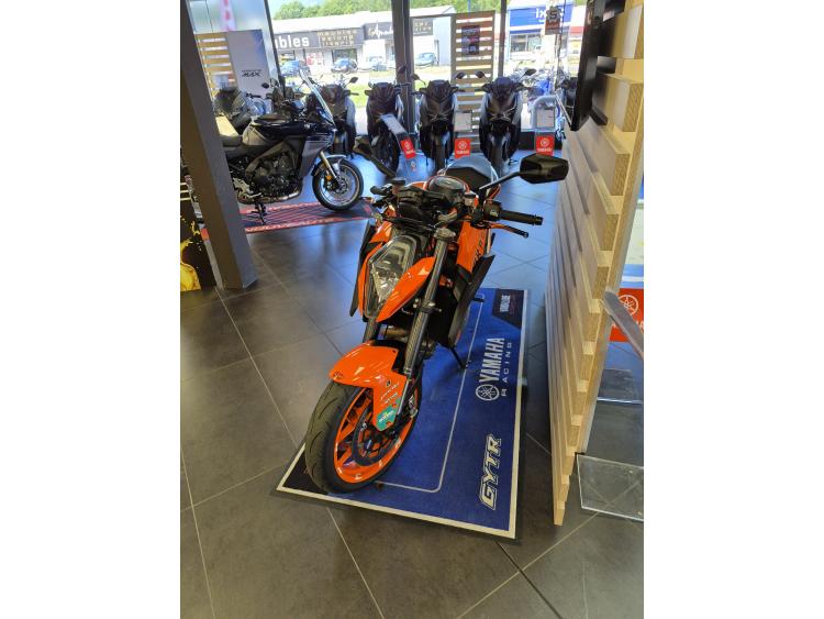 KTM 1290 SUPER DUKE R