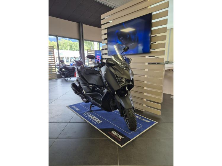 YAMAHA XMAX 300 Tech Max