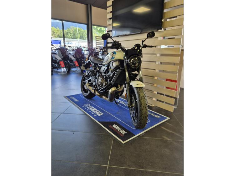 YAMAHA XSR 700