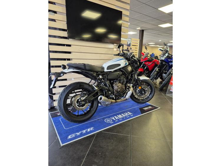 YAMAHA XSR 700