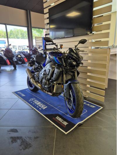 YAMAHA MT-10