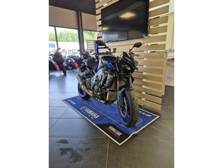 YAMAHA MT-10